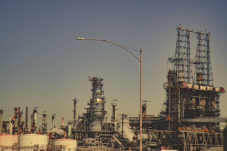 Oil refinery and global diesel supply